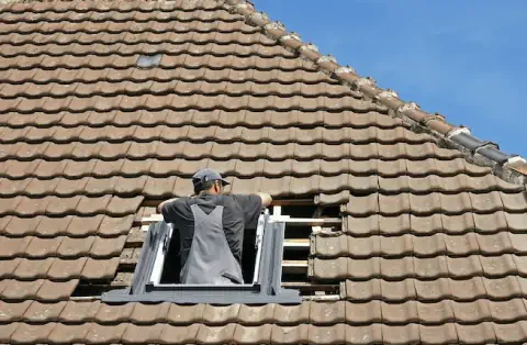 Pose de velux - Saint-Rémy-du-Val